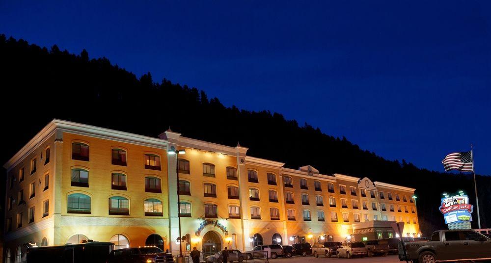 Doubletree By Hilton Deadwood At Cadillac Jack'S Hotel Exterior photo