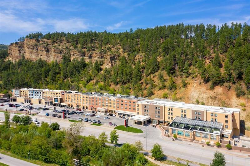 Doubletree By Hilton Deadwood At Cadillac Jack'S Exterior photo