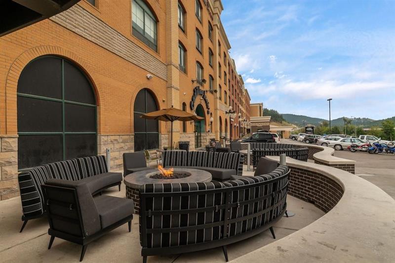 Doubletree By Hilton Deadwood At Cadillac Jack'S Exterior photo